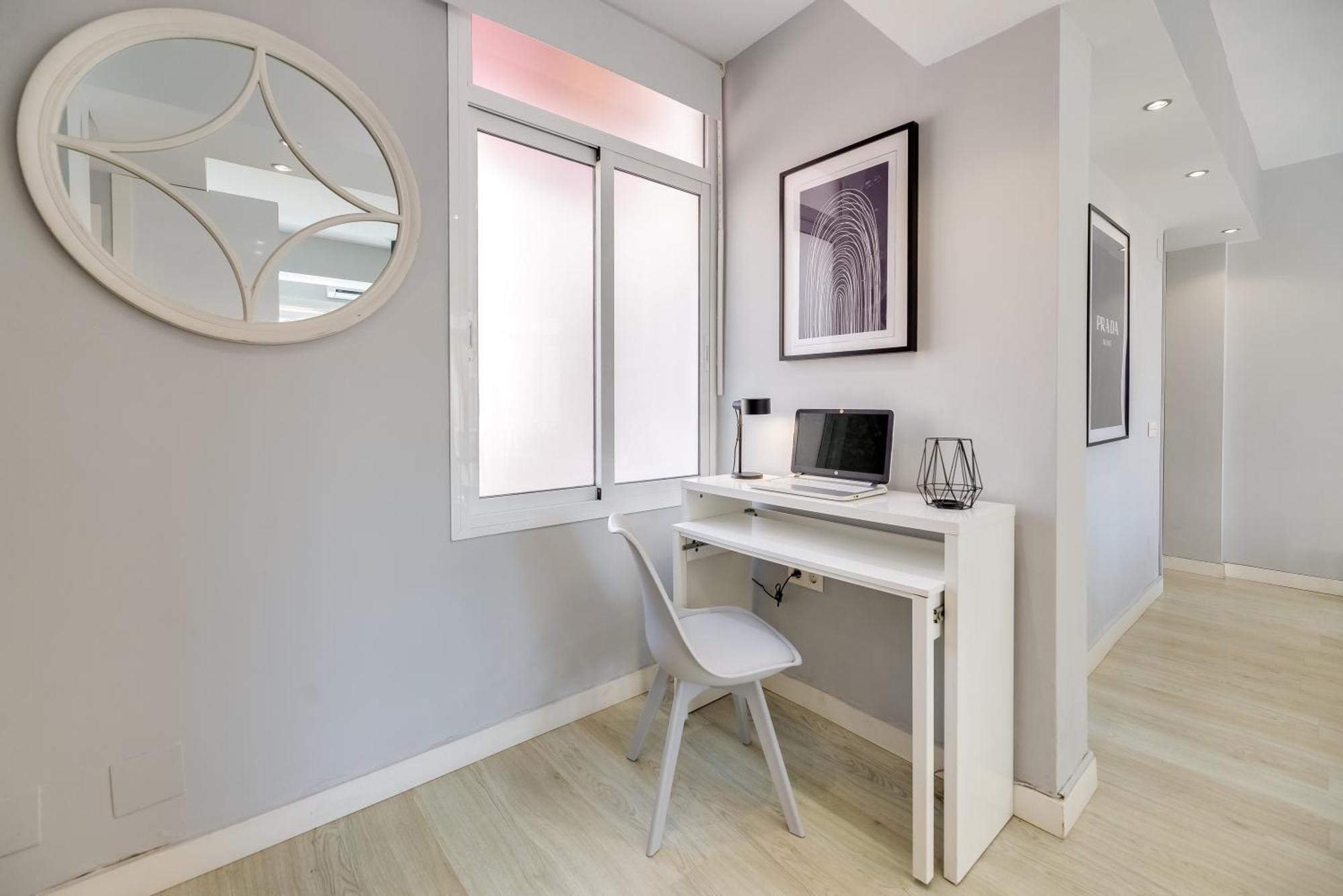 Xpce Merced Square - Picasso Apartament