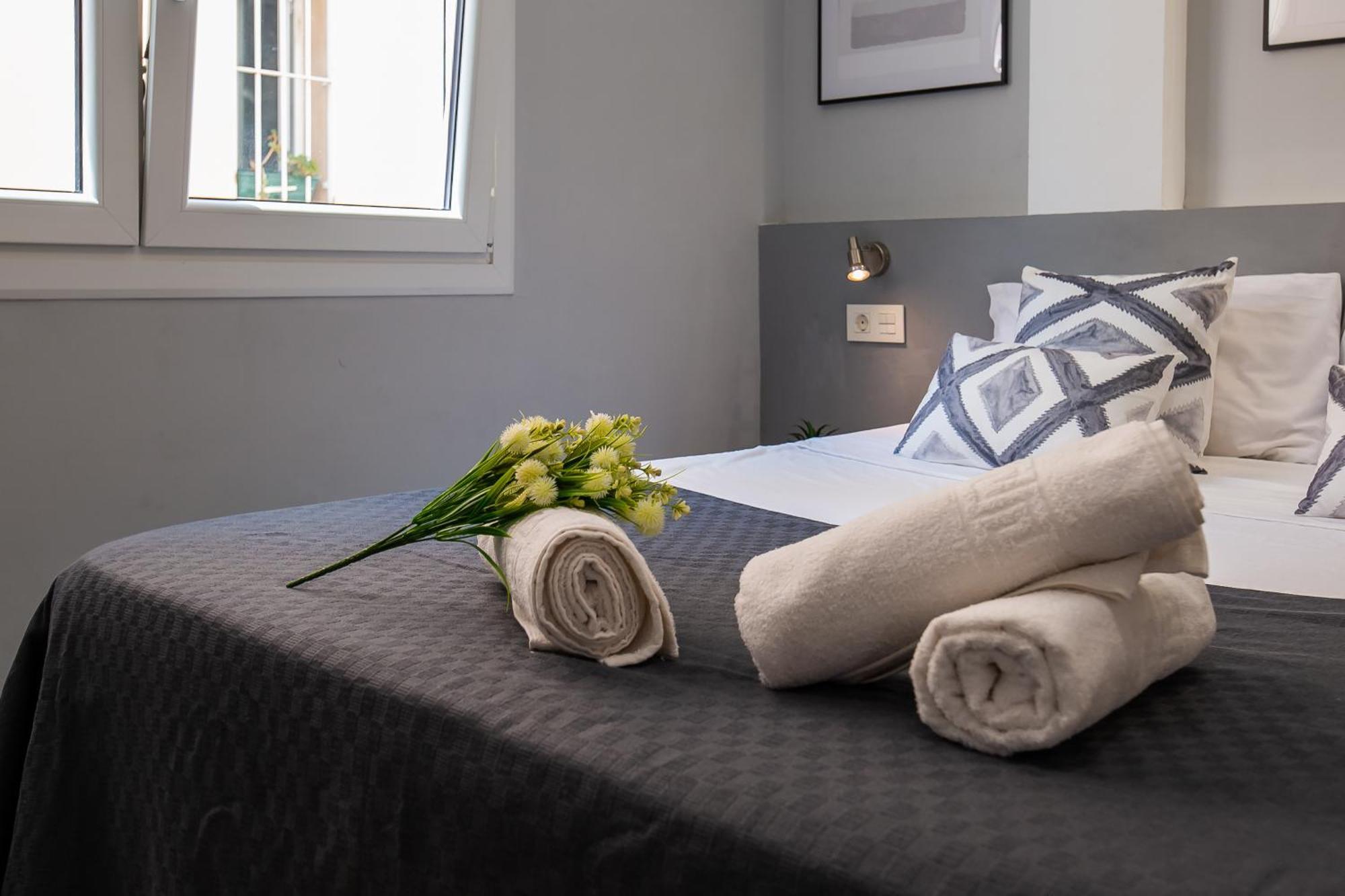 Xpce Merced Square - Picasso Apartament *